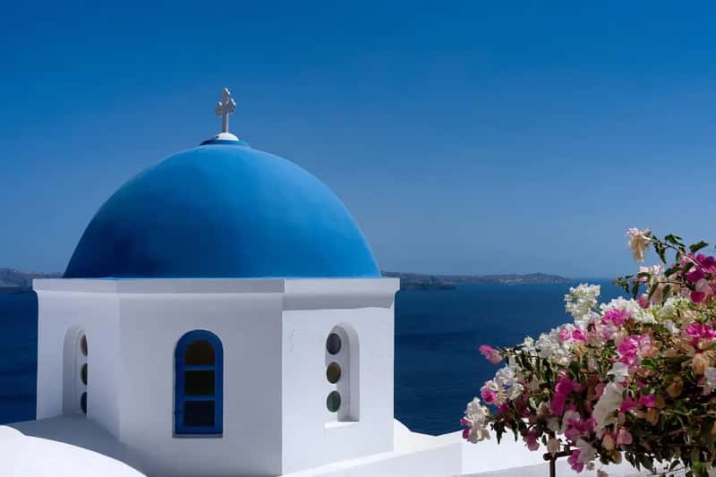 Santorini's Blue Domes, Greece (Image Credits: Pixabay)