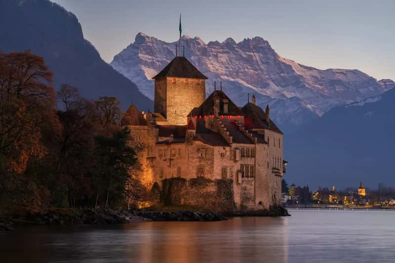Switzerland: Banking, Pharma, and Concentrated Wealth (Image Credits: Wikimedia)