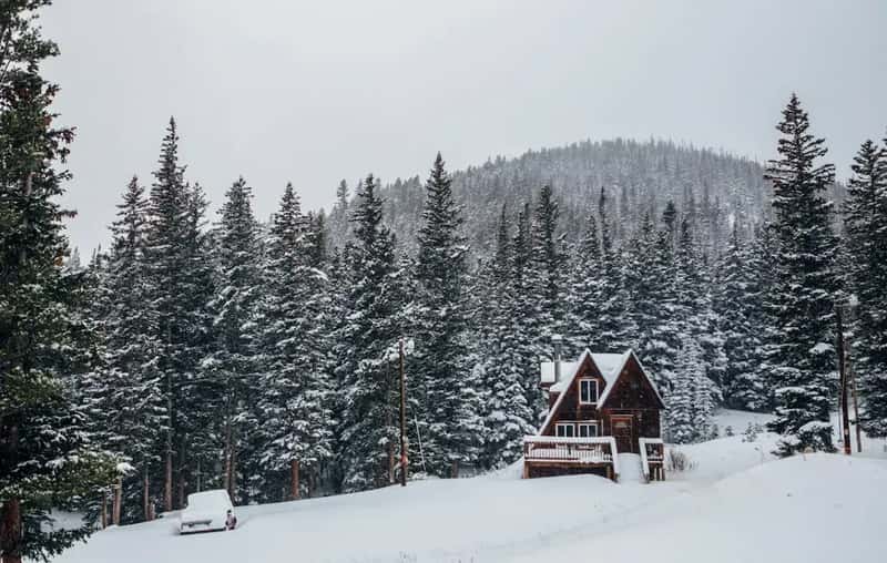 Colorado: Mountain Living at a Premium (Image Credits: Unsplash)