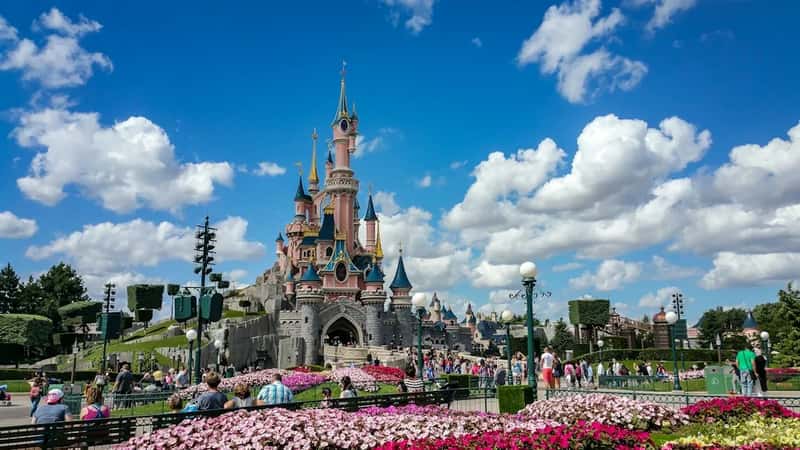 Noticing the Castle's Forced Perspective and Hidden Scents (Image Credits: Unsplash)