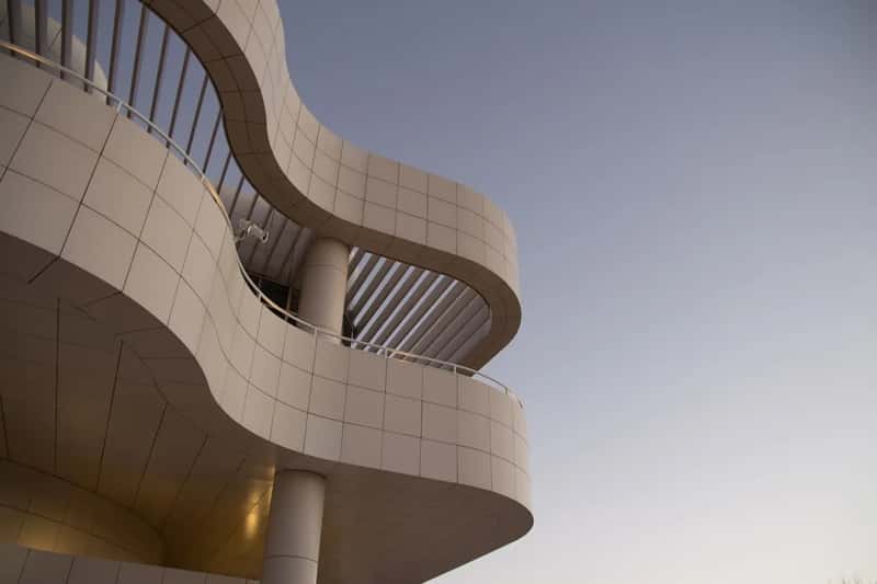 Mid-century modern architecture and a distinct identity (Image Credits: Unsplash)