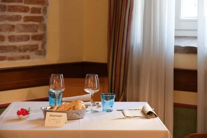 Italy: Coperto Is Not a Tip (Image Credits: Pexels)