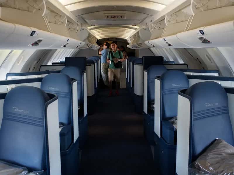 4. Upgrade Your Fare Class Instead of Paying Separate Bag Fees (Image Credits: Wikimedia)