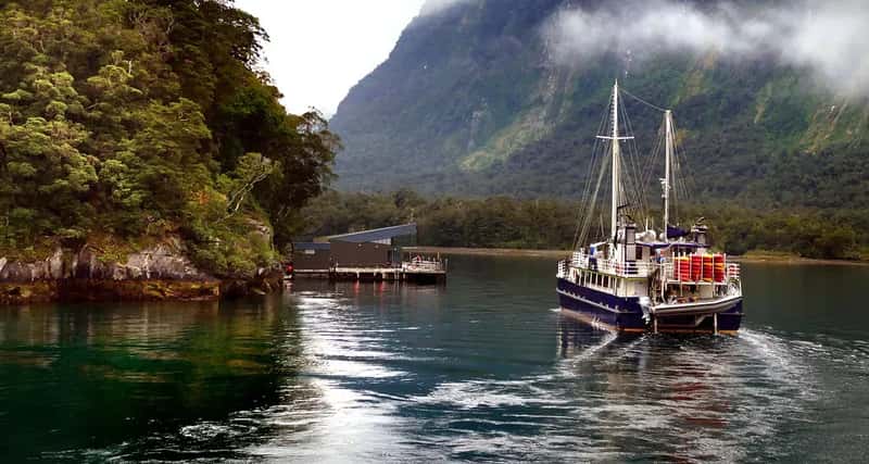 3. New Zealand - Safe, Remote, and Remarkably Peaceful (Image Credits: Flickr)