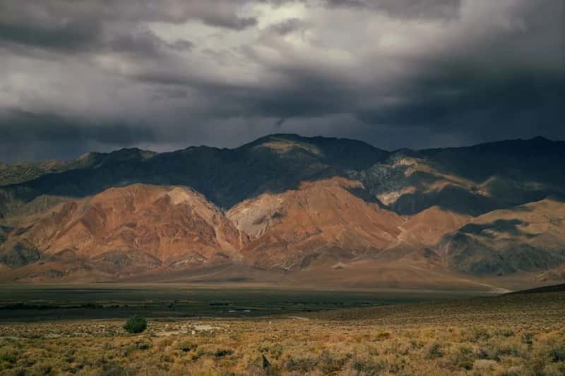 Blame the Sierra Nevada Rain Shadow (Image Credits: Unsplash)