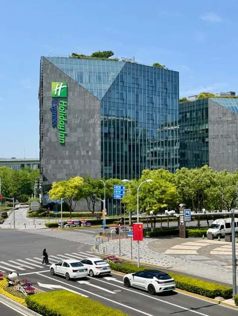 4. IHG (Holiday Inn and Holiday Inn Express) (Image Credits: Pexels)