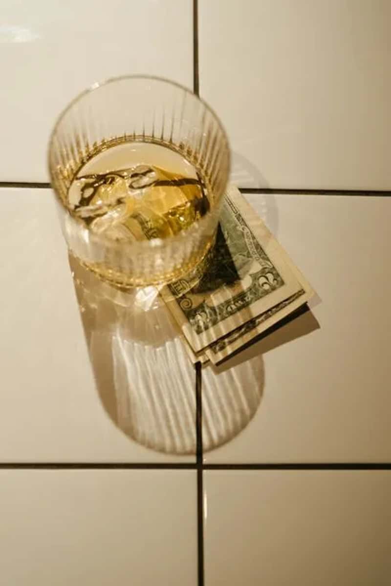 3. They Never Tip in a Way That Draws Attention (Image Credits: Pexels)