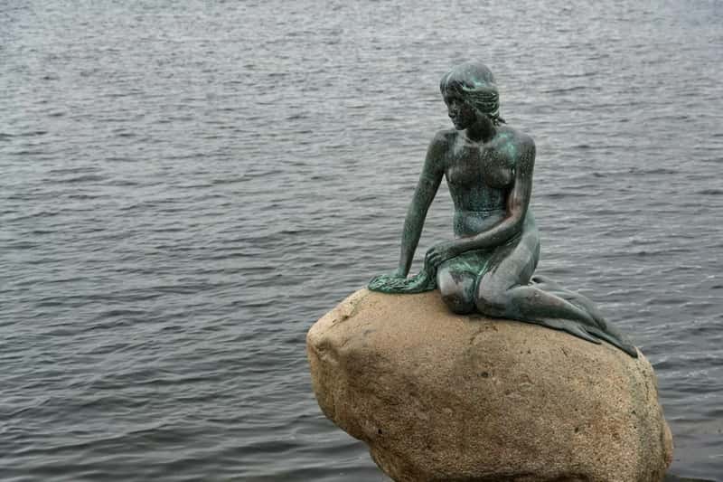 Little Statues With Big Reputations (Image Credits: Unsplash)