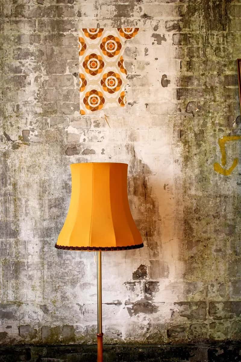 #10 - Torchiere Lamps That Pointed Straight Up at the Ceiling (Image Credits: Pixabay)