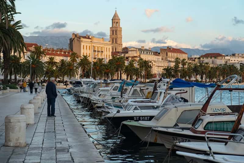 A Wider Crackdown Beyond the Old Town (Image Credits: Unsplash)