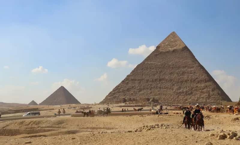 7. The Pyramids of Giza, Egypt: Wonder of the World, Chaos on the Ground (Image Credits: Unsplash)