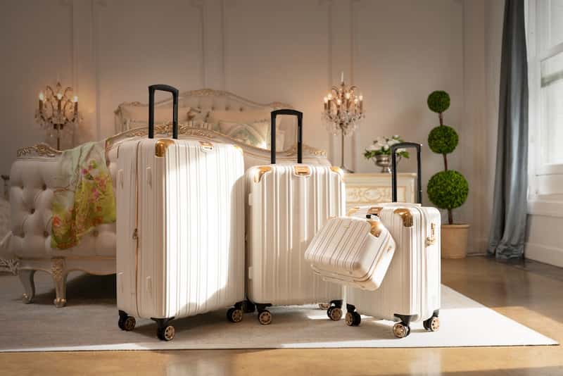 Budget-Conscious Luxury: The New Travel Paradigm (Image Credits: Unsplash)