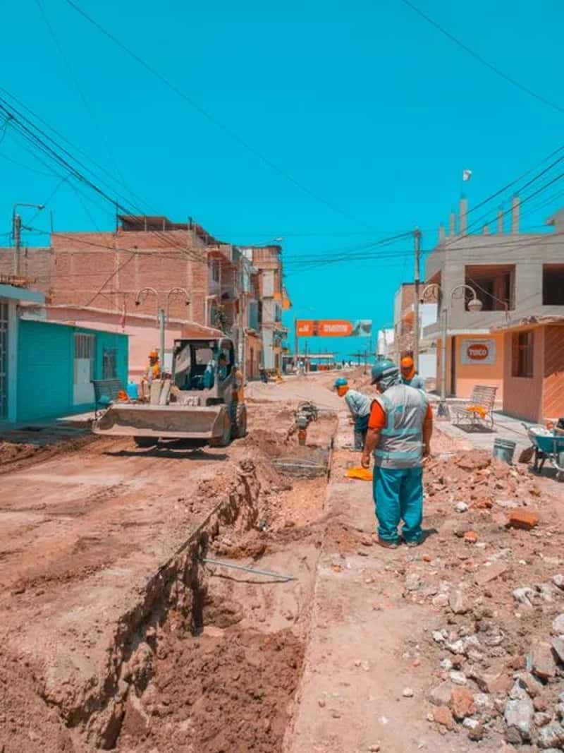Traffic, construction, and the loss of small town calm (Image Credits: Pexels)