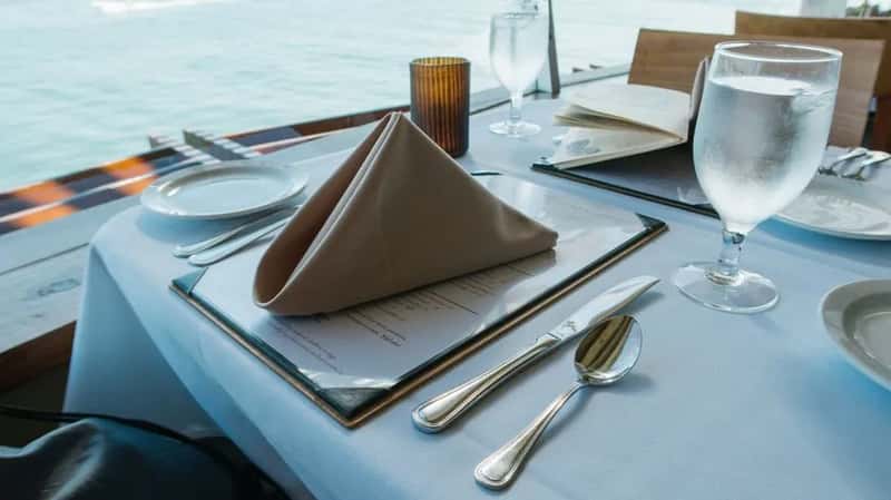 6. An early look at the entire week's dining menu (Image Credits: Pexels)