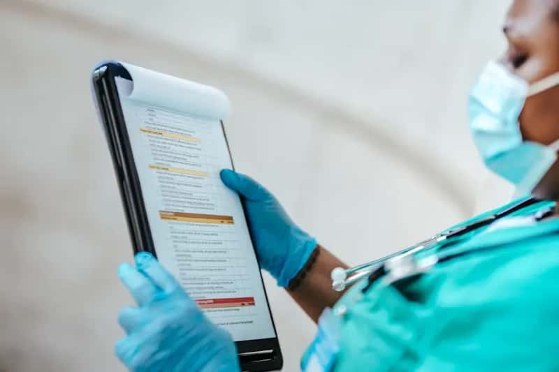 #5 - They Do a Full Document and Medication Inventory the Night Before (Image Credits: Pexels)
