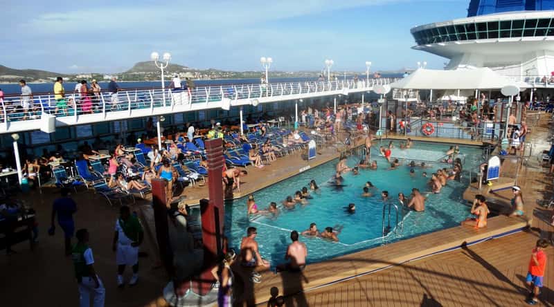 6. They set out a change of clothes instead of digging through luggage later (MS Monarch - Caribbean Cruise, CC BY 2.0)