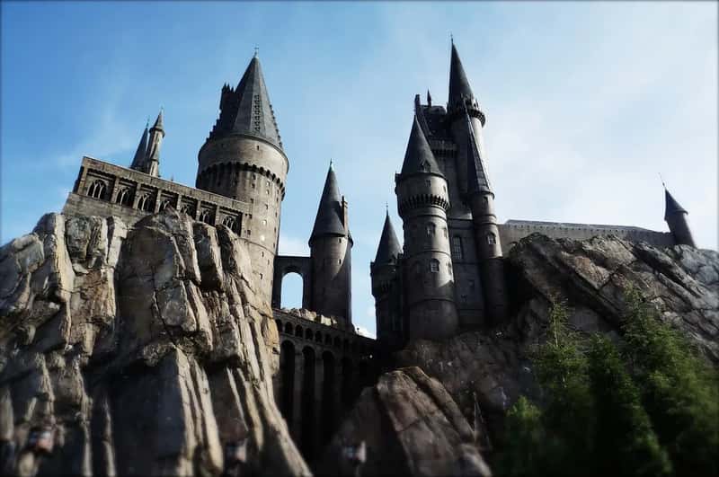Skipping Park-to-Park Tickets for the Full Harry Potter Experience (Image Credits: Pixabay)
