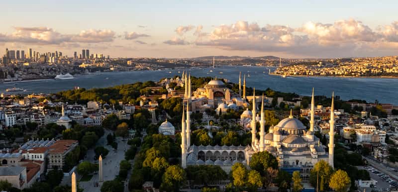 Turkey: Geopolitical Tensions in a Tourist Haven (Image Credits: Wikimedia)