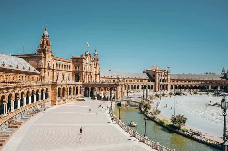 The Proposed 21 Percent VAT on Tourist Rentals (Image Credits: Unsplash)