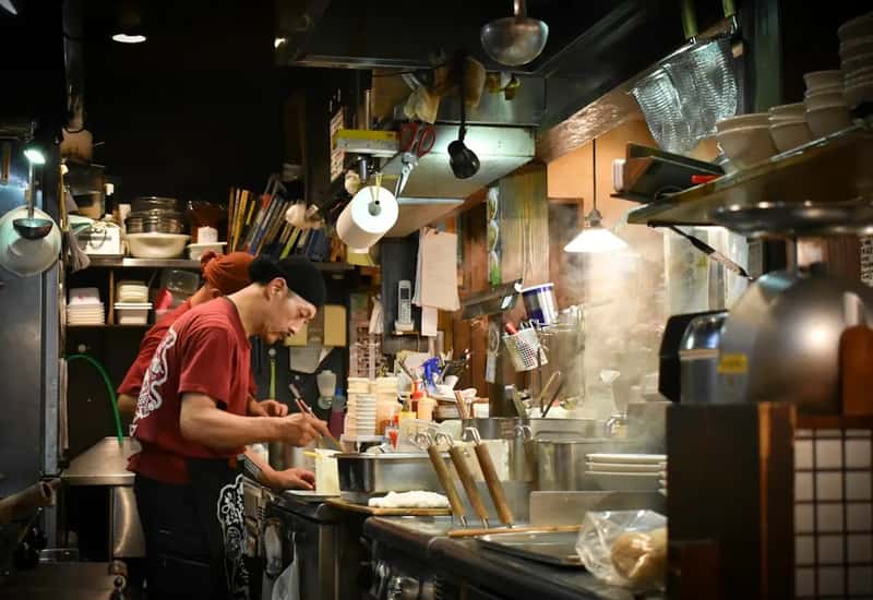 Japan: Pay the Bill and Say Thank You (Image Credits: Unsplash)