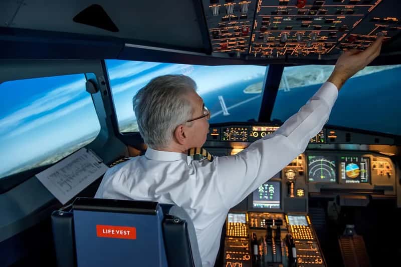 Who Decides What Each Pilot Eats? (Image Credits: Pixabay)