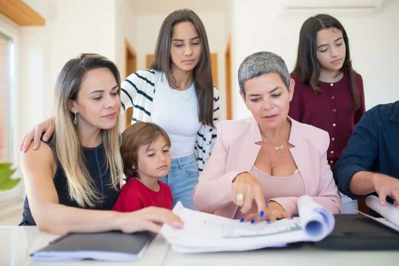 Family members add to the bill (Image Credits: Pexels)