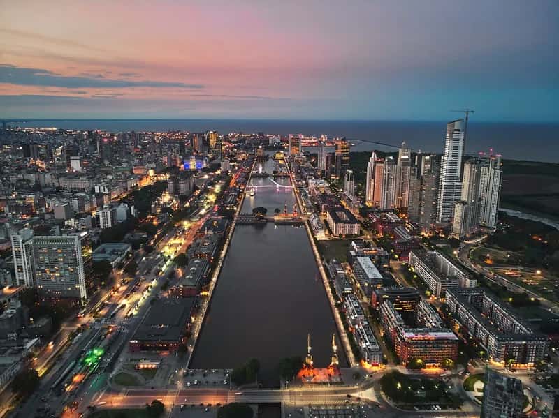 4. Buenos Aires, Argentina - The Paris of South America (deensel, Flickr, CC BY 2.0)