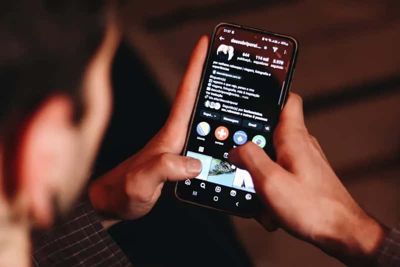 4. Social Media Envy Is Real - and Travelers Know It (Image Credits: Unsplash)