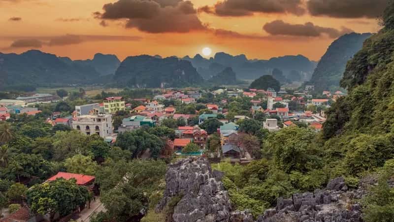 5. Vietnam: Modern Comforts at Fraction-of-Home Prices (Image Credits: Pexels)