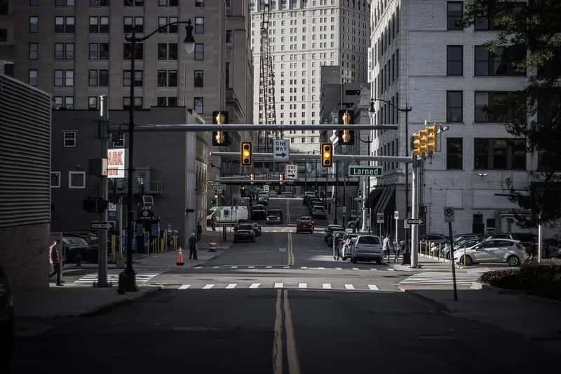 1. Detroit, Michigan: The Slow Goodbye of a Fallen Giant (Image Credits: Pixabay)