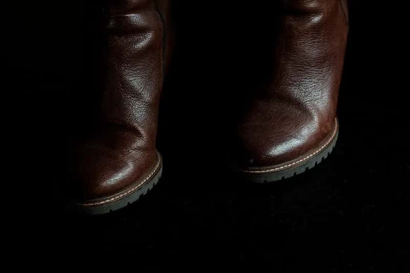 Tight or Constricting Shoes (Image Credits: Rawpixel)