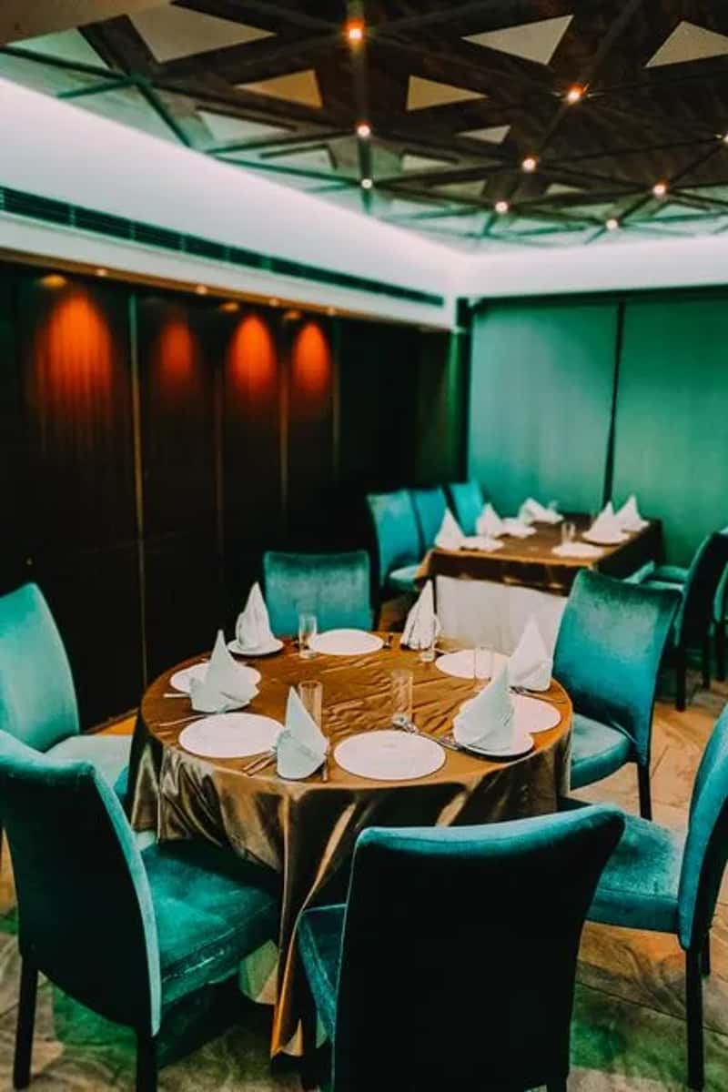 Wait to Be Told Where to Sit (Image Credits: Pexels)