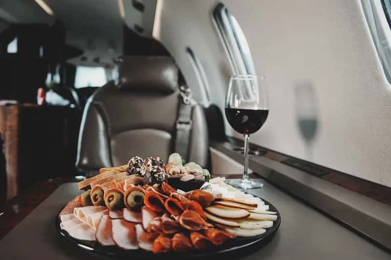 #4 - A Roast Was Actually Carved Beside Your Seat Mid-Flight (Image Credits: Unsplash)