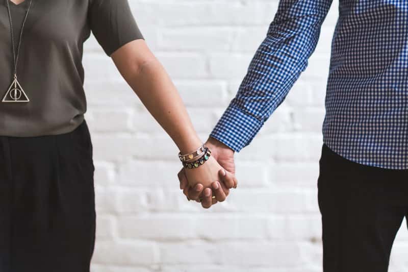 8. Never checking in with each other during the trip (Image Credits: Pexels)