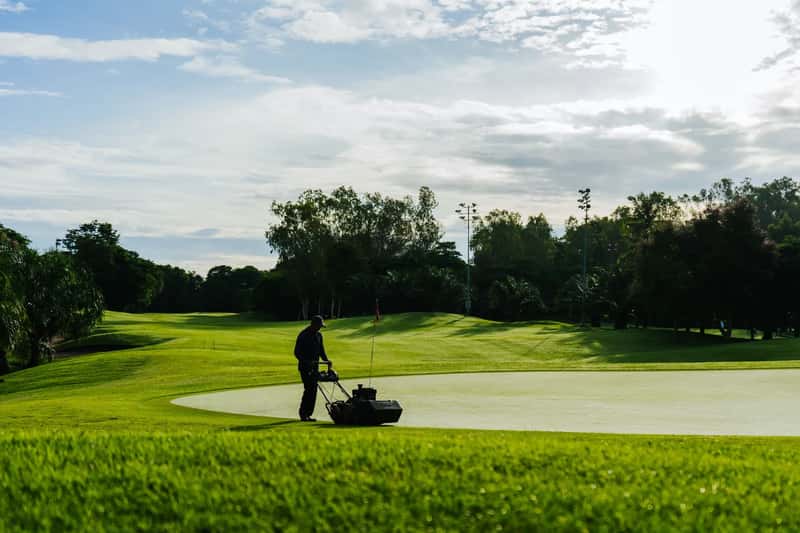 6. Golf as the centerpiece of the trip (Image Credits: Pexels)