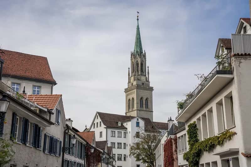 Switzerland: Top Marks for Earning and Quality of Life (Image Credits: Pixabay)