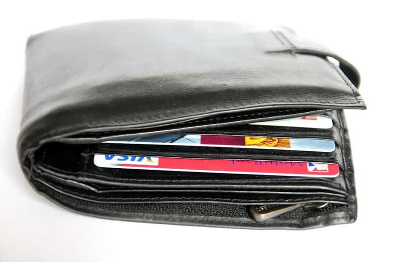 3. Multiple Credit Cards (Image Credits: Pixabay)