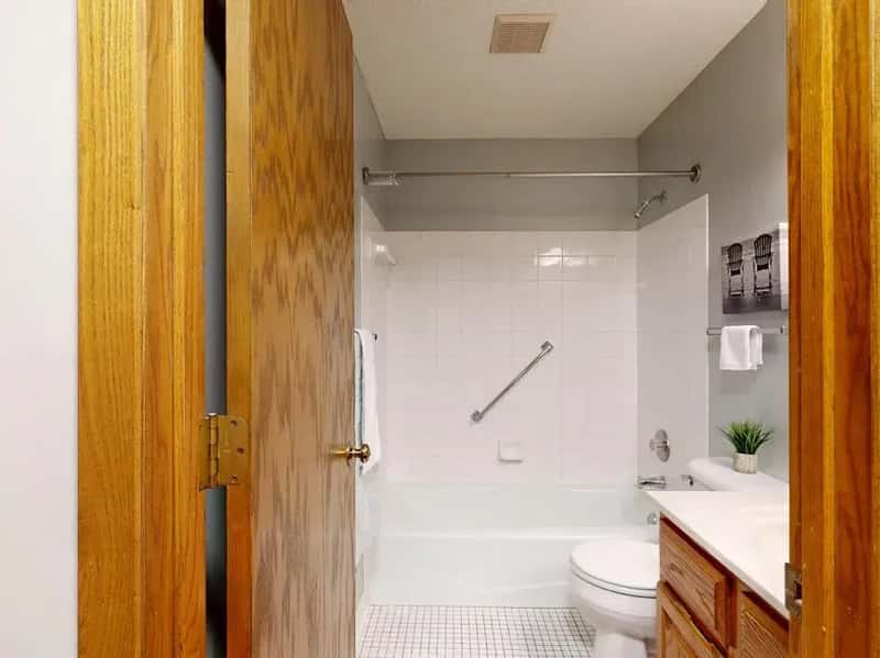#2 - Installing Grab Bars That Are Actually Rated for Body Weight (Image Credits: Pexels)
