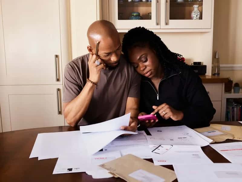 10. Handling the budget conversation early and honestly (Image Credits: Pexels)