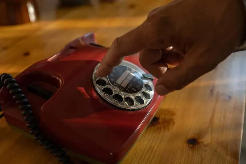 #28 - You Had to Memorise Phone Numbers or You Simply Couldn't Call Anyone (Image Credits: Pexels)