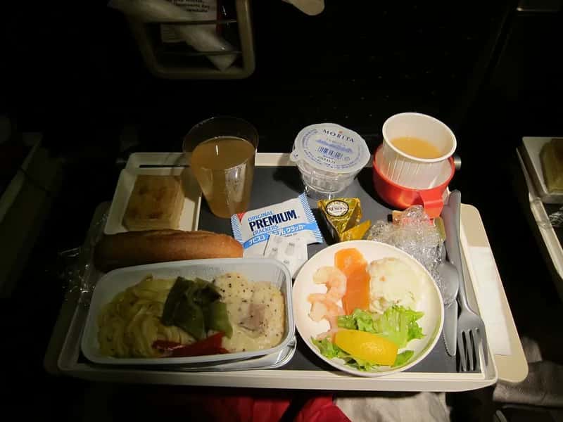 #5 - You Could Get Beluga Caviar and Foie Gras as a Starter - in the Air (Kuruman, Flickr, CC BY 2.0)