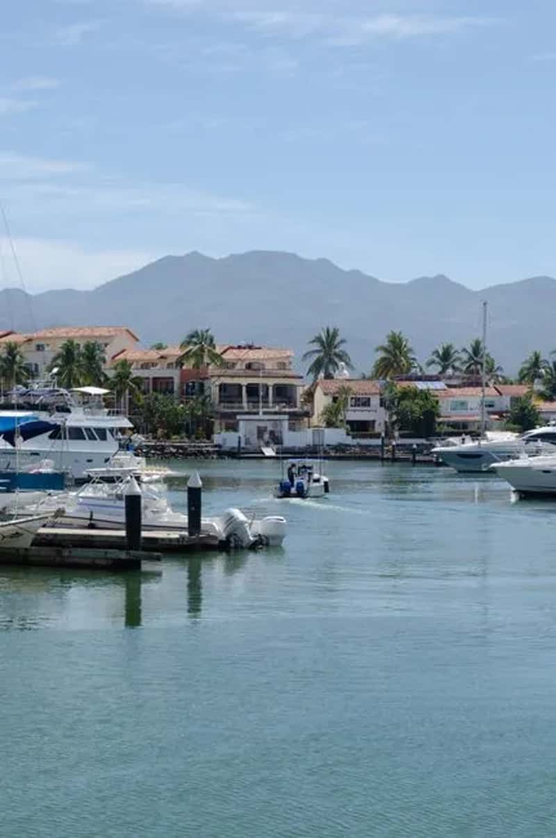 Mexico's coastal cities, the practical choice for staying close to home (Image Credits: Pexels)