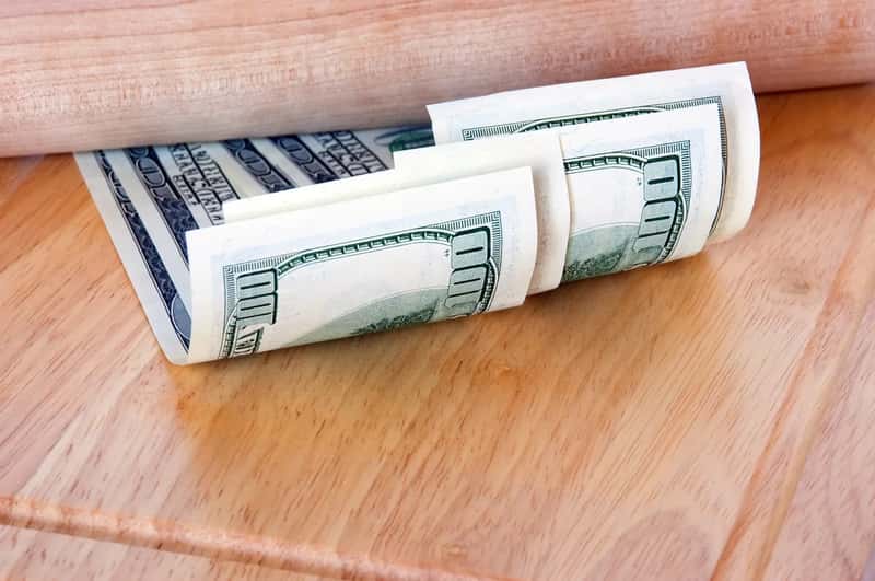 2. Large amounts of cash (Image Credits: Pixabay)