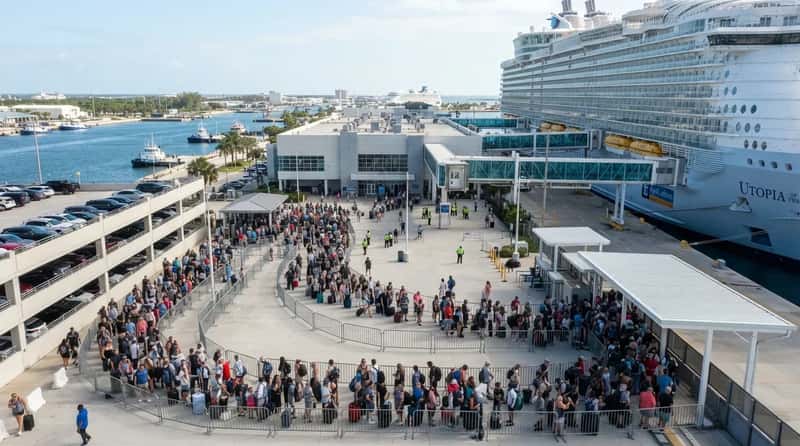 #4 - Utopia of the Seas: The Saturday Squeeze at Port Canaveral (Image Credits: Gemini)