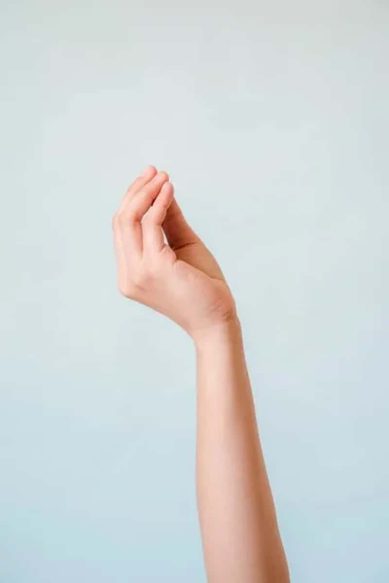 The Pinched Fingers (Image Credits: Pexels)