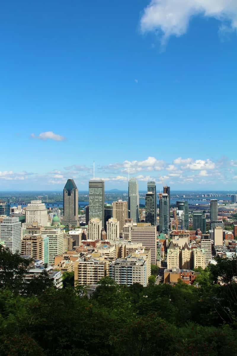 Montreal, Quebec (Image Credits: Unsplash)