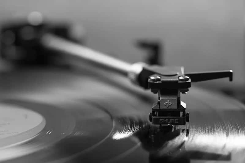 #9 - Vinyl Records by Mail: The Original Streaming Service (Image Credits: Pixabay)