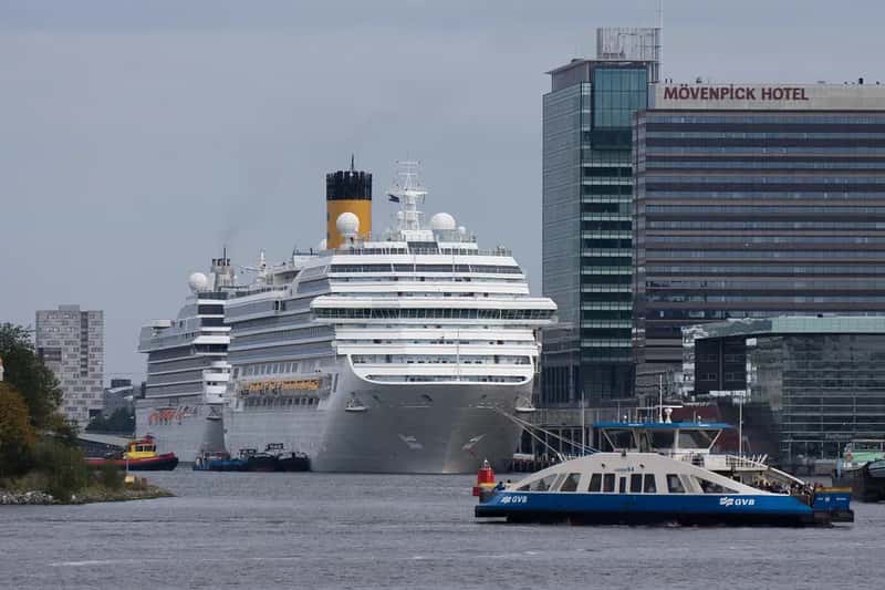 Amsterdam: Cruise Ships and Party Tourism Under Fire (Image Credits: Flickr)