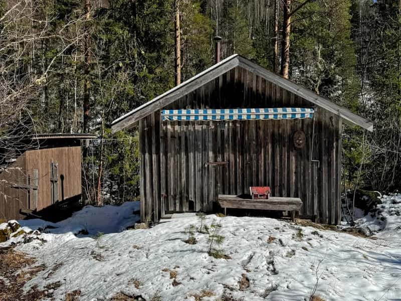 Staying Somewhere Completely Isolated (Image Credits: Unsplash)