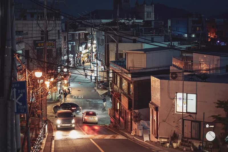 Japan and South Korea: Beautiful to Visit, Hard to Stay (Image Credits: Pixabay)